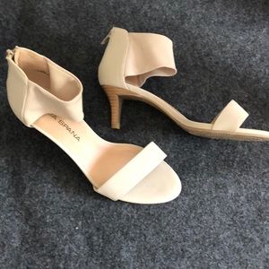 Cream Moda Spana heels size 7.5